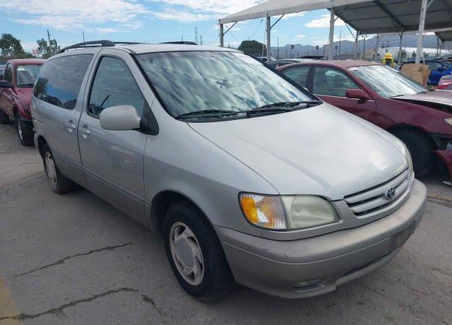 2001 TOYOTA Sienna
