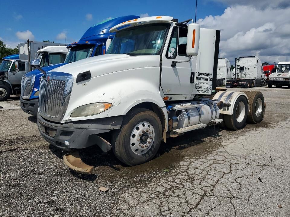 2016 INTERNATIONAL LF687