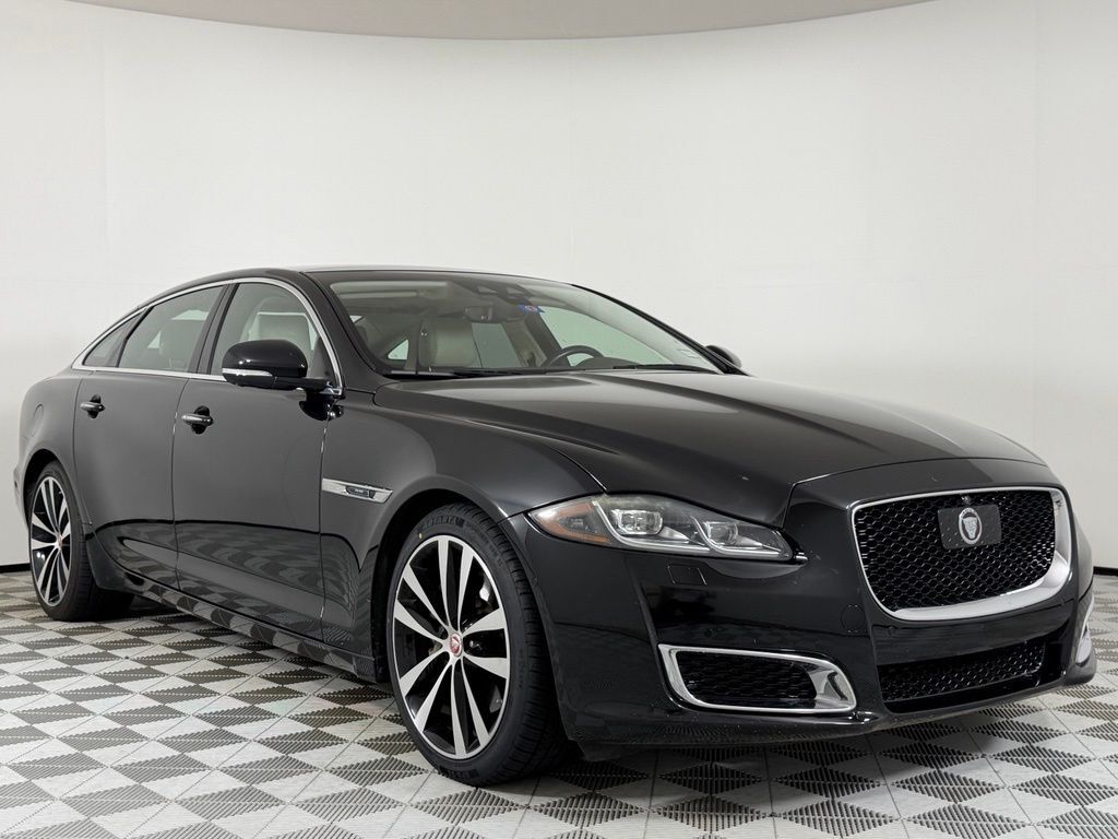 2019 JAGUAR XJ