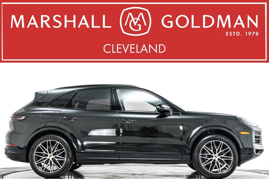2025 PORSCHE Cayenne
