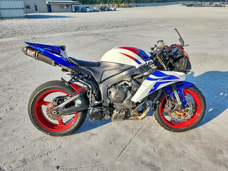 2007 HONDA CB