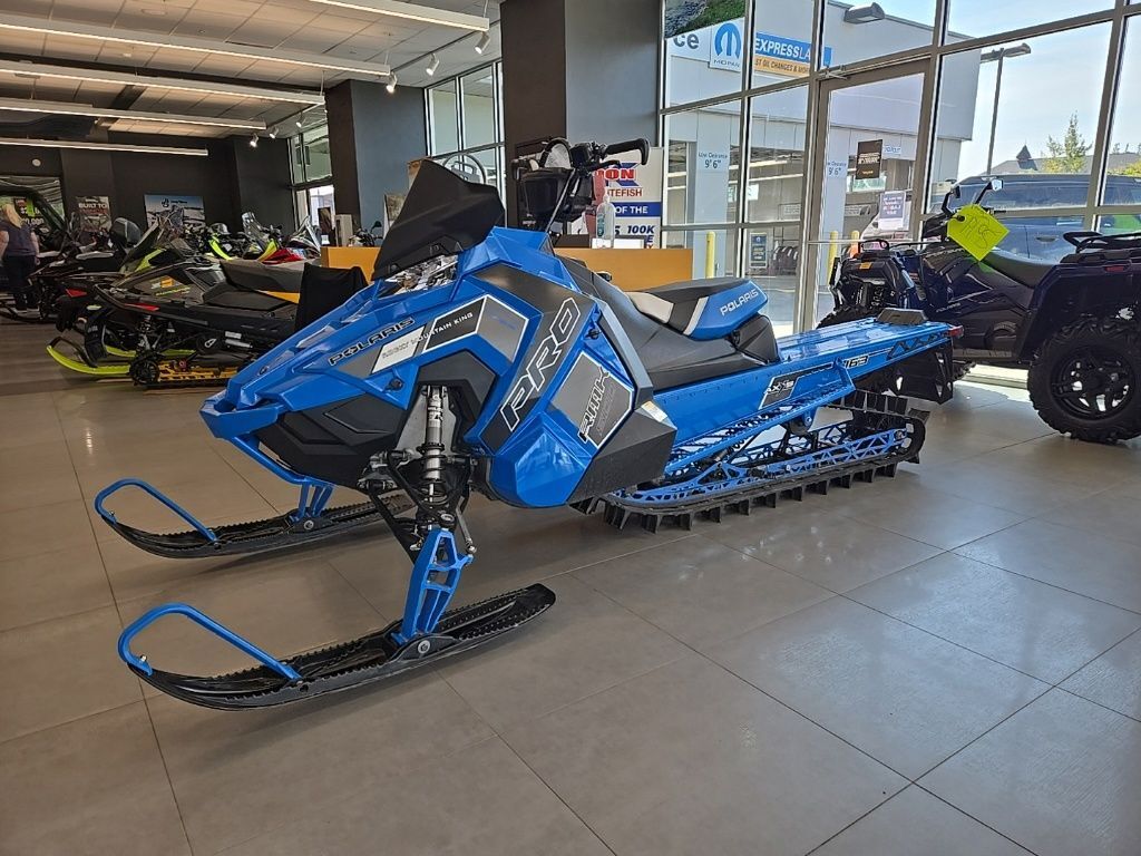 2018 POLARIS Axys