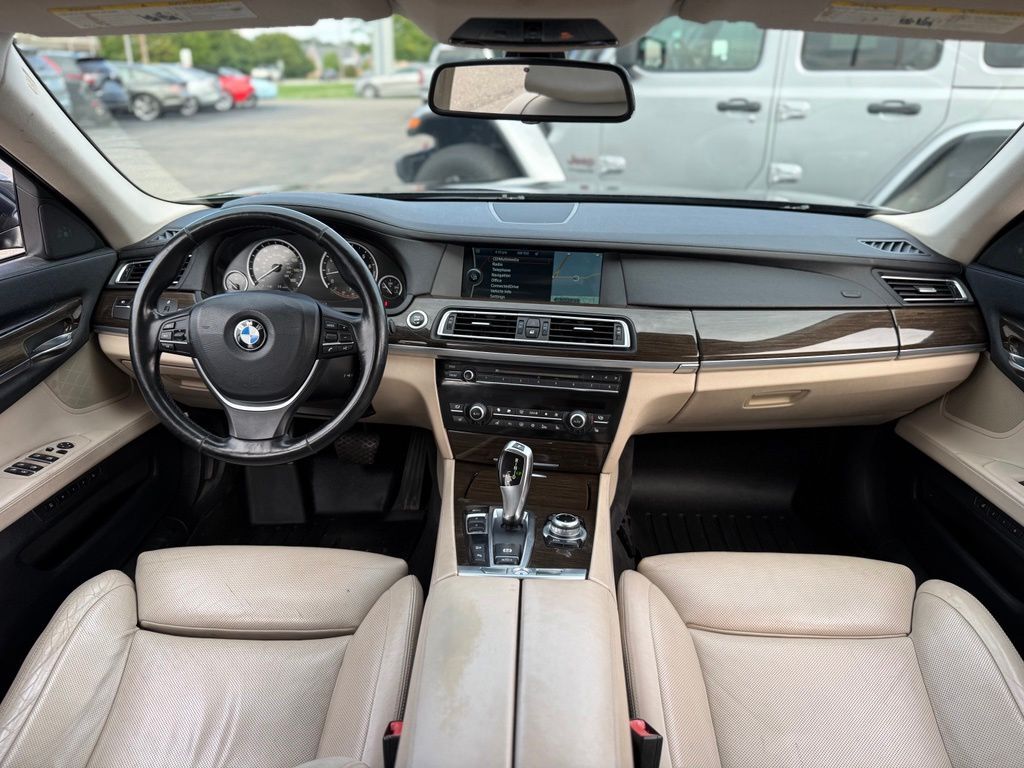 2012 BMW 750xi, Alpina B7