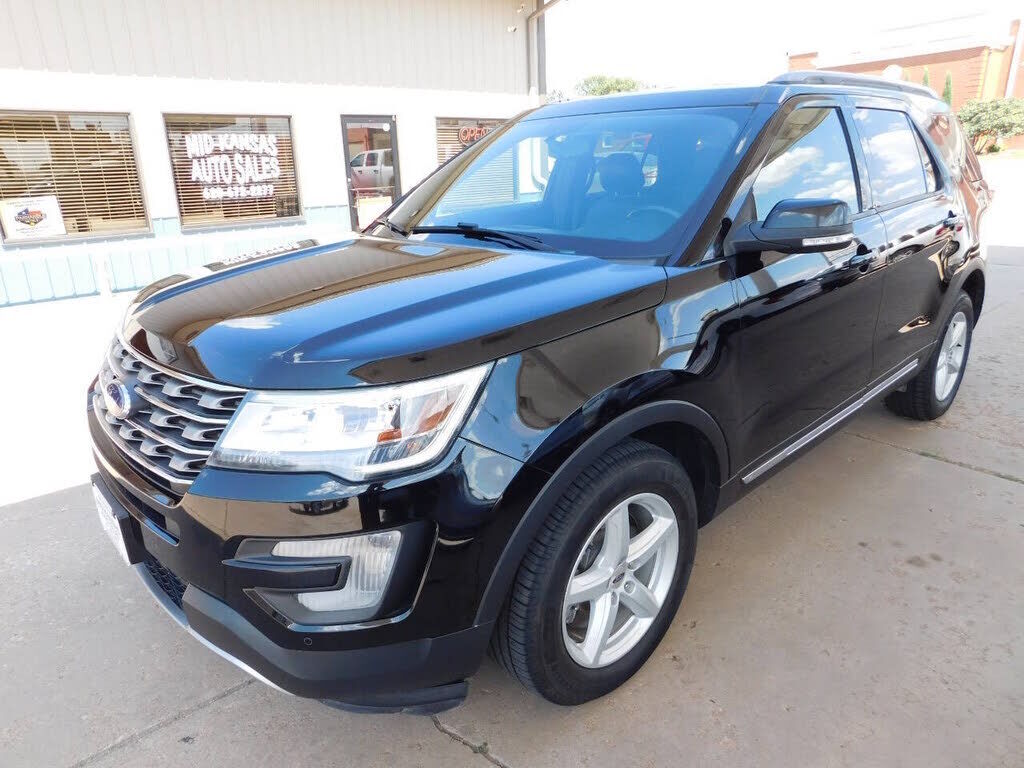 2017 FORD Explorer