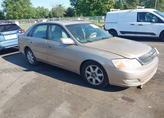 2001 TOYOTA Avalon