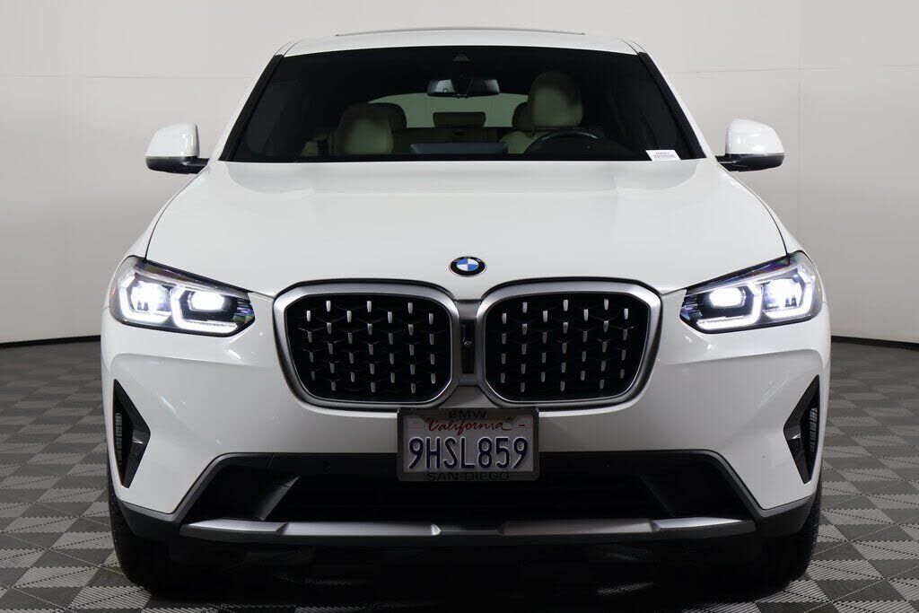 2023 BMW X4