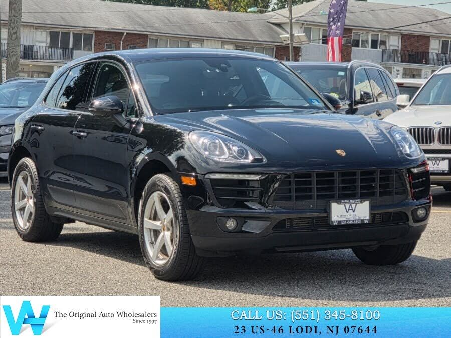 2018 PORSCHE Macan