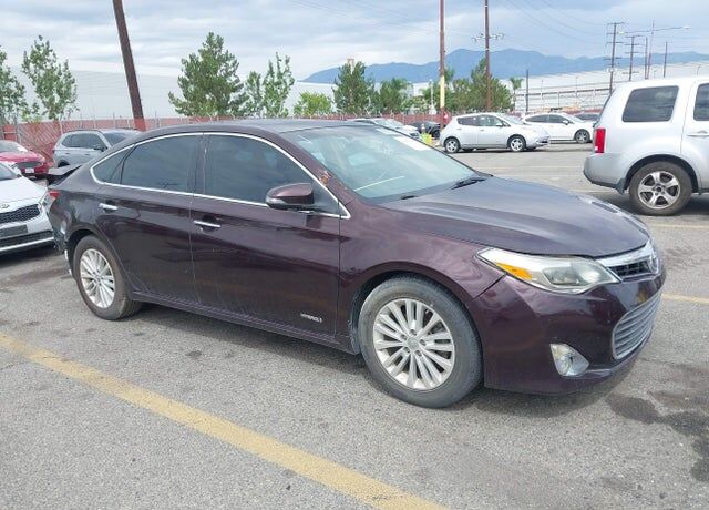2013 TOYOTA Avalon