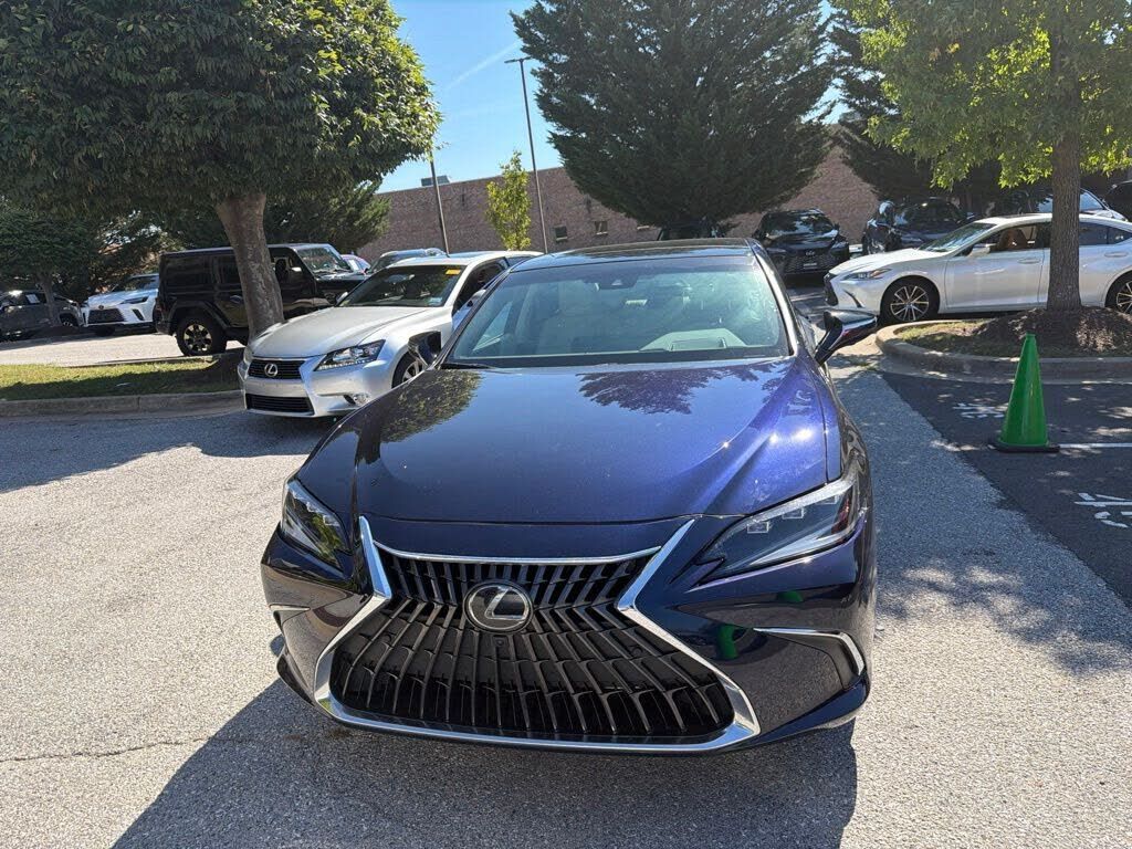 2025 Lexus ES