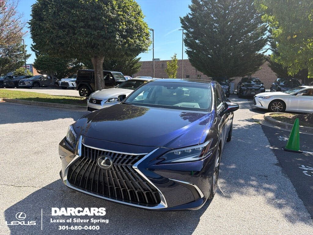 2025 LEXUS ES