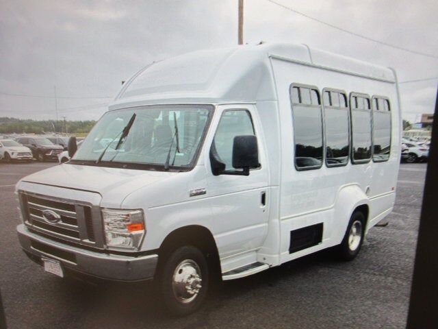 2018 FORD E-350