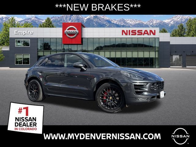2017 PORSCHE Macan