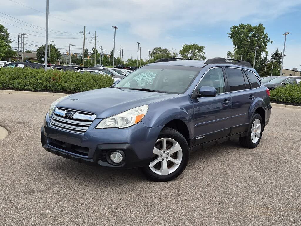 2013 SUBARU Outback