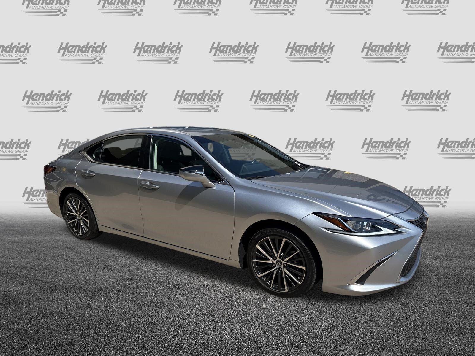 2025 Lexus ES