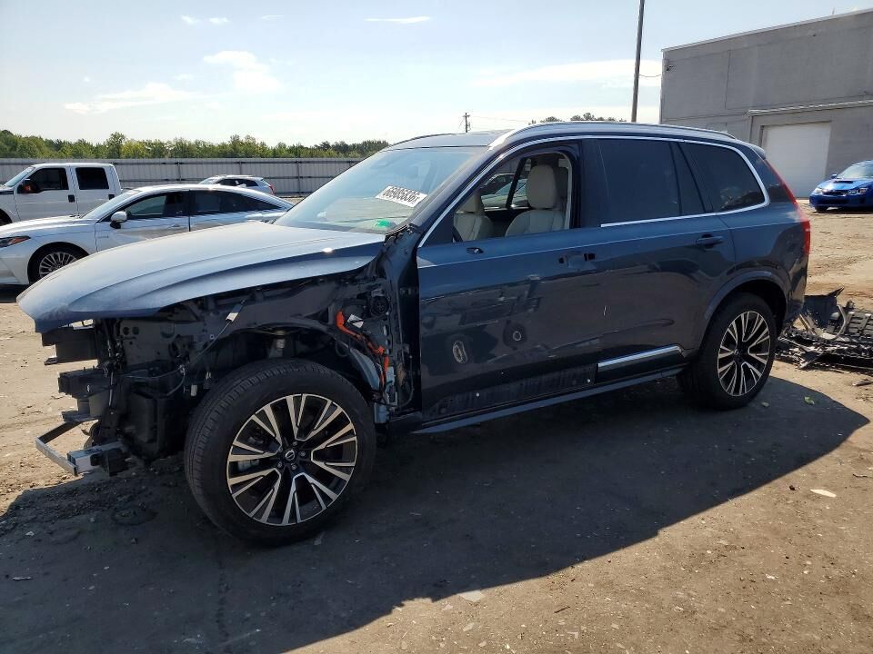 2023 VOLVO XC90
