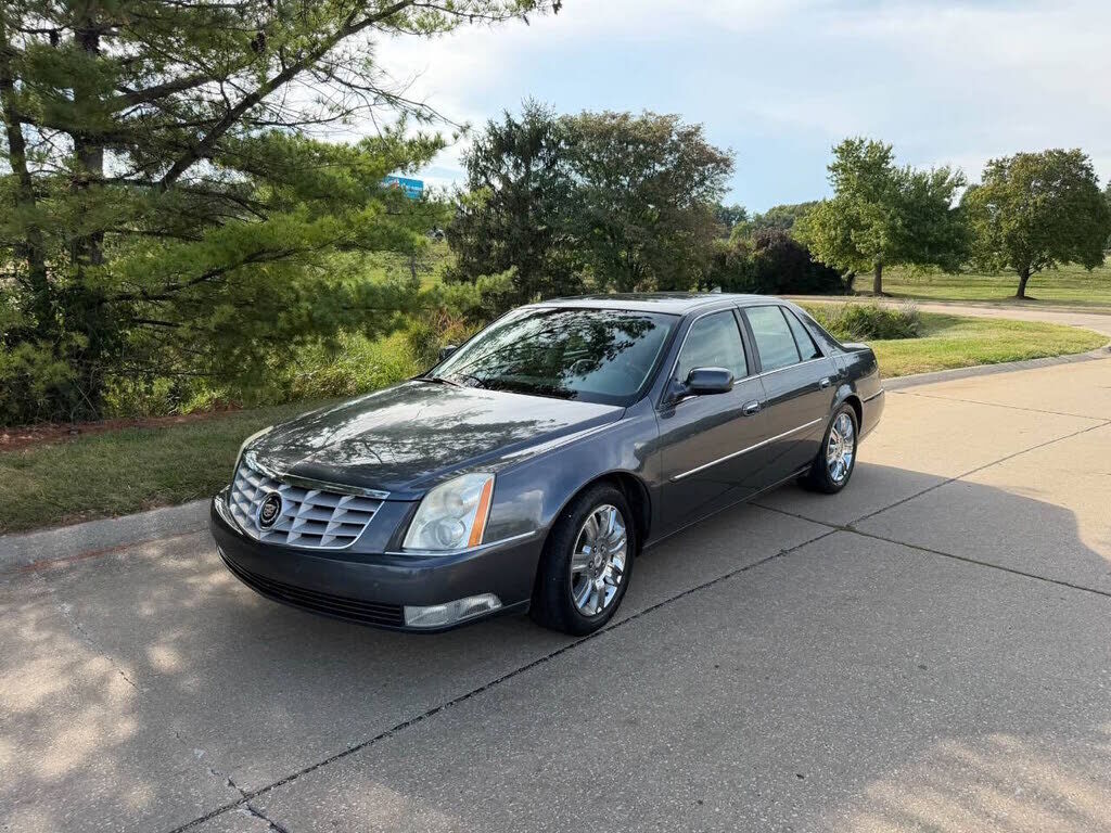 2010 CADILLAC DTS