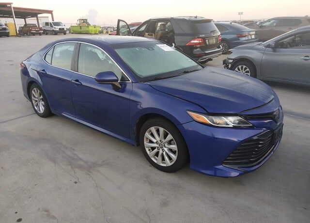 2018 TOYOTA Camry