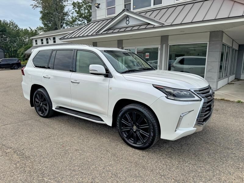2016 LEXUS LX