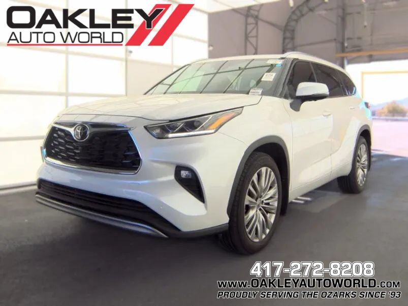 2023 TOYOTA Highlander