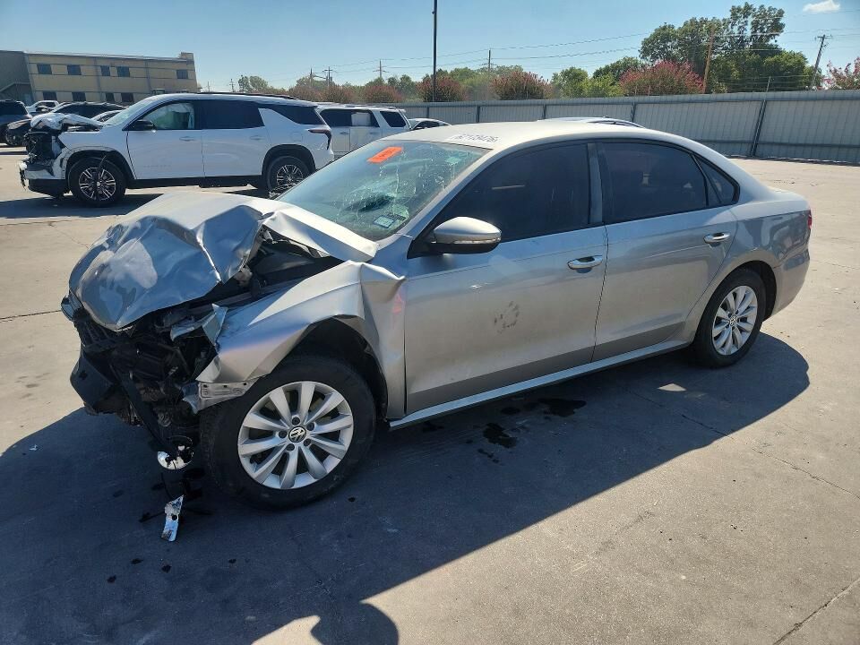2012 VOLKSWAGEN Passat