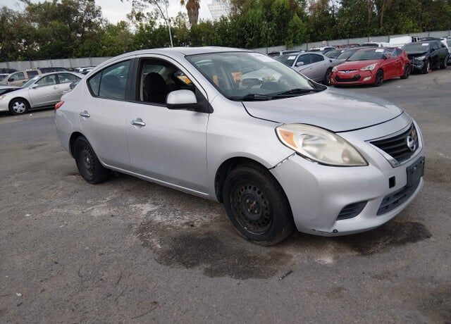 2014 NISSAN Versa