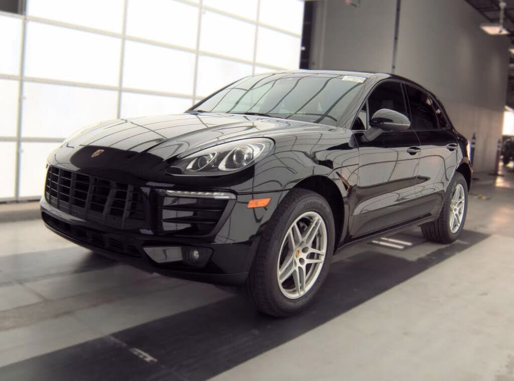 2017 PORSCHE Macan
