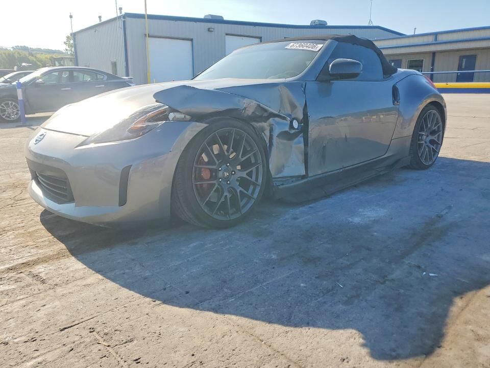 2014 NISSAN 370Z