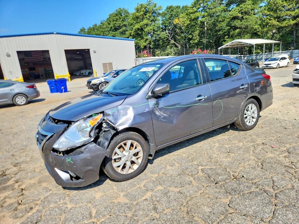 2019 NISSAN Versa