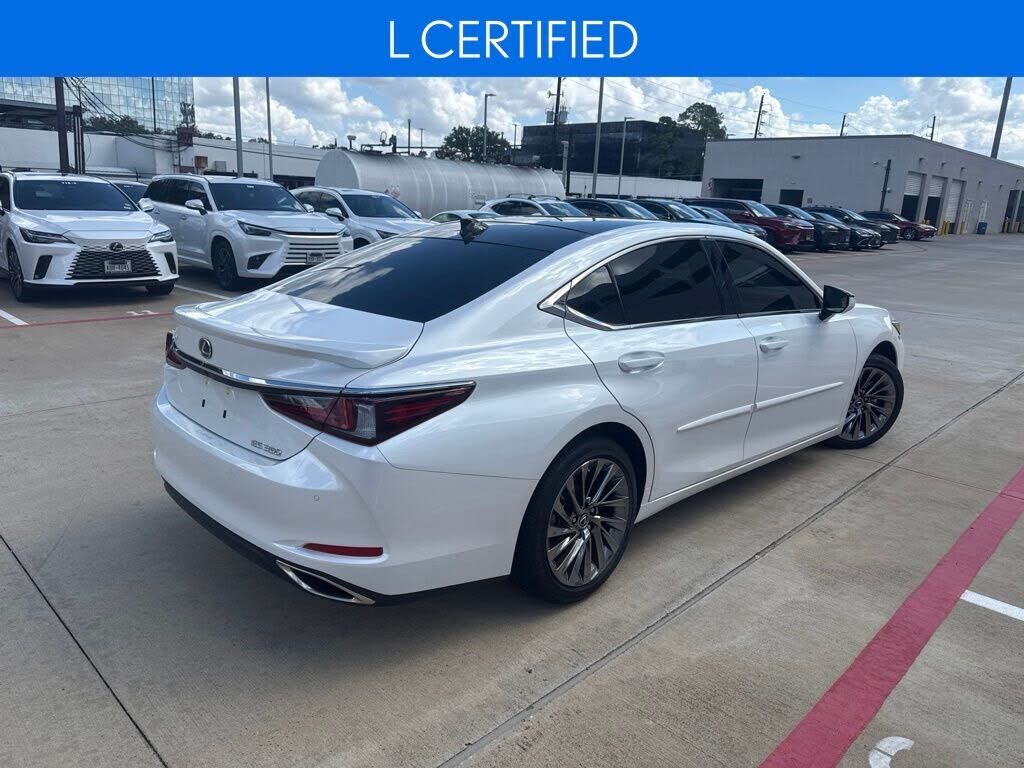 2025 Lexus ES