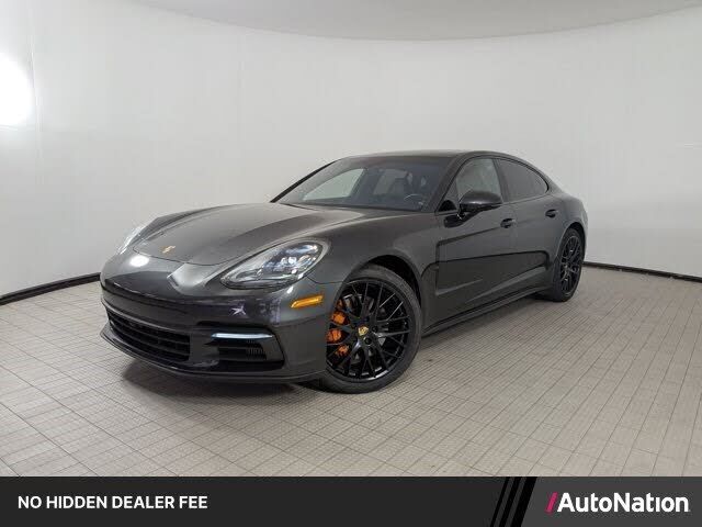 2018 PORSCHE Panamera