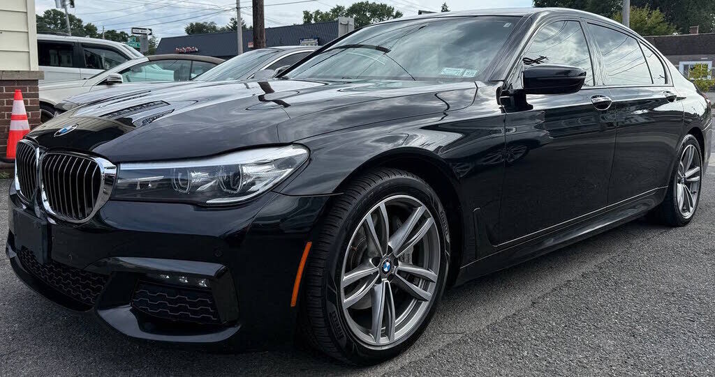 2019 BMW 740i