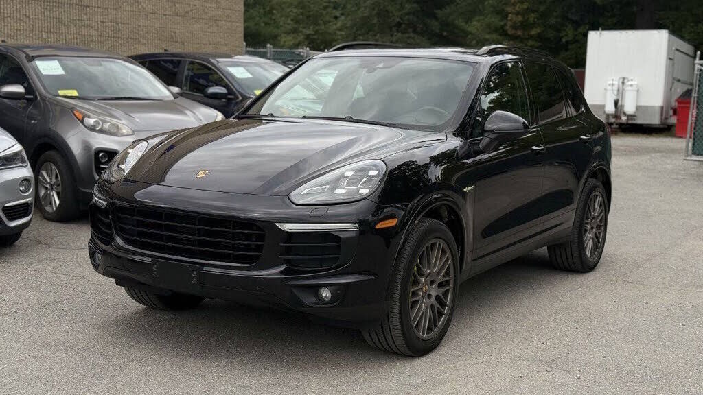 2017 PORSCHE Cayenne