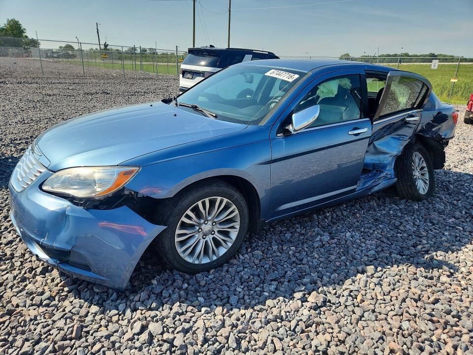 2011 CHRYSLER 200