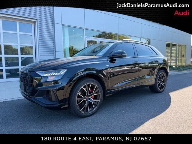 2023 AUDI Q8
