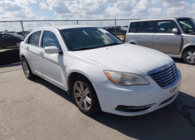 2013 CHRYSLER 200