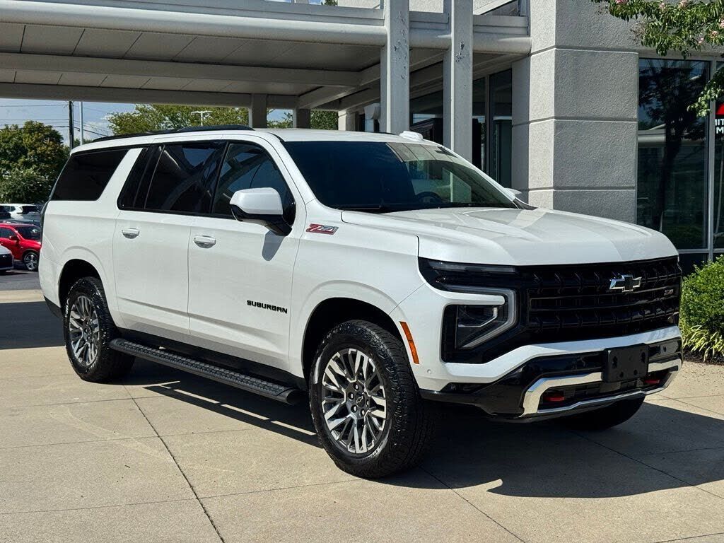 2025 CHEVROLET Suburban