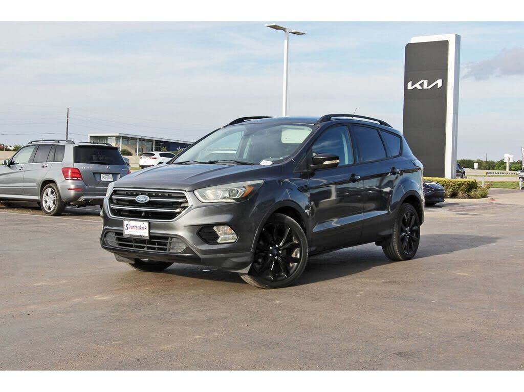 2017 FORD Escape