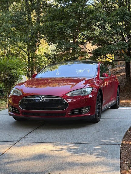 2015 TESLA Model S