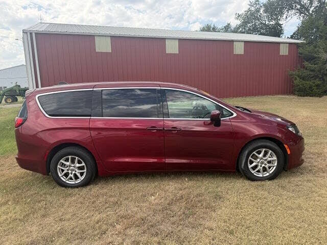 2023 CHRYSLER Voyager