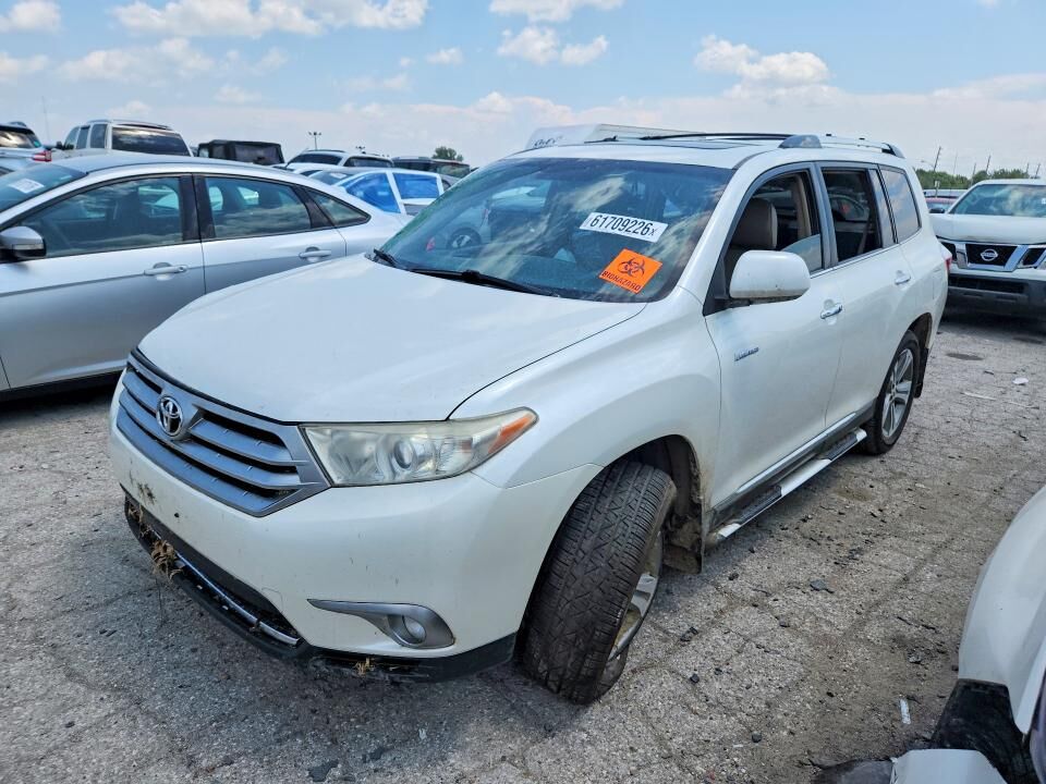 2013 TOYOTA Highlander