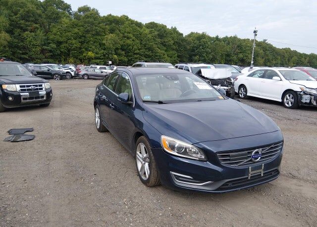 2015 VOLVO S60