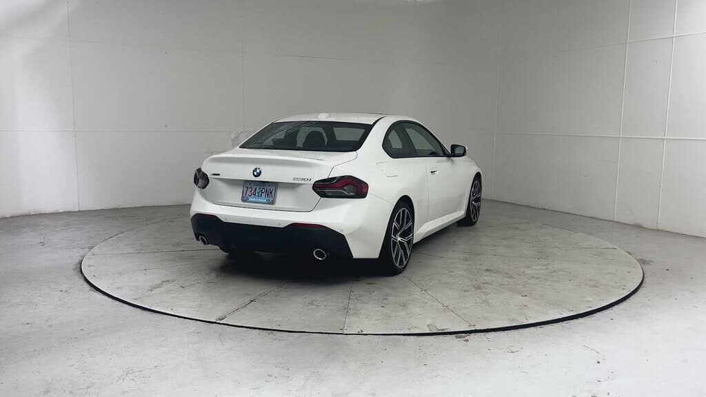 2023 BMW 230i