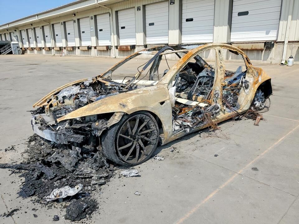 2025 TESLA Model 3