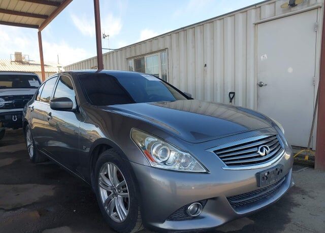 2015 INFINITI Q40