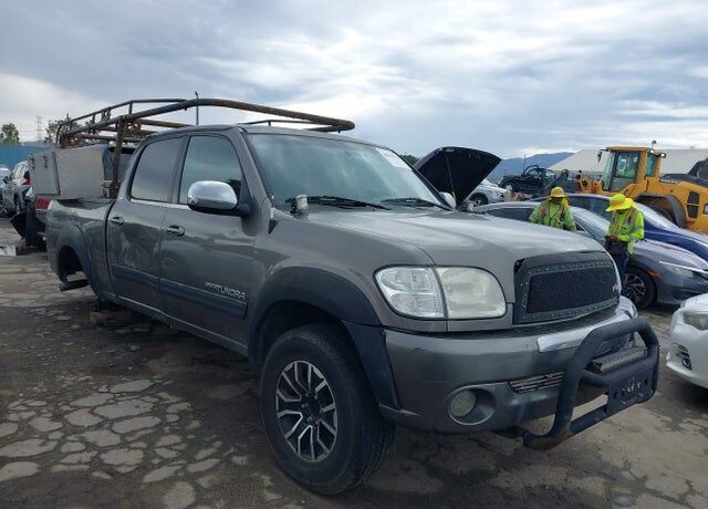 2004 TOYOTA Tundra