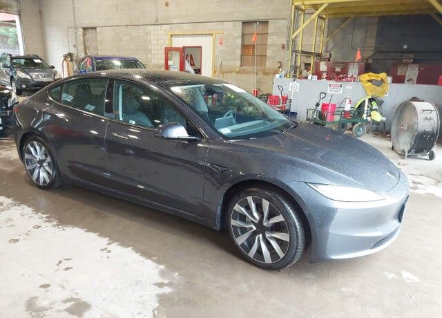 2024 TESLA Model 3