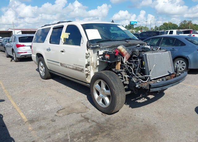 2013 CHEVROLET Suburban