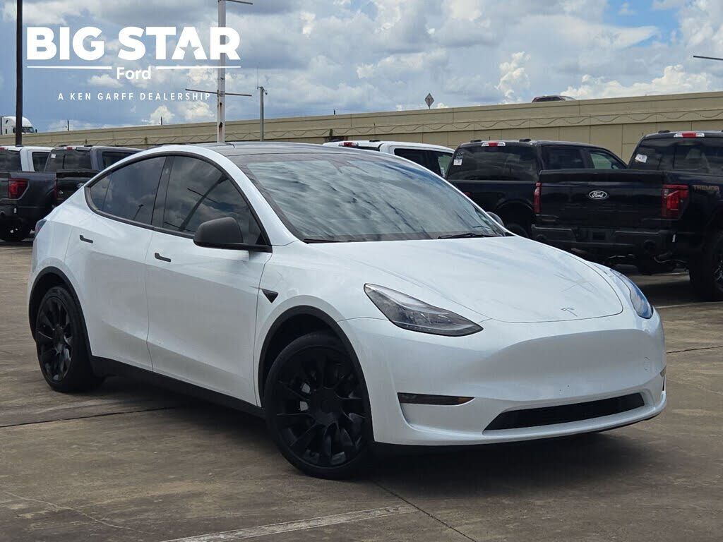 2023 TESLA Model Y