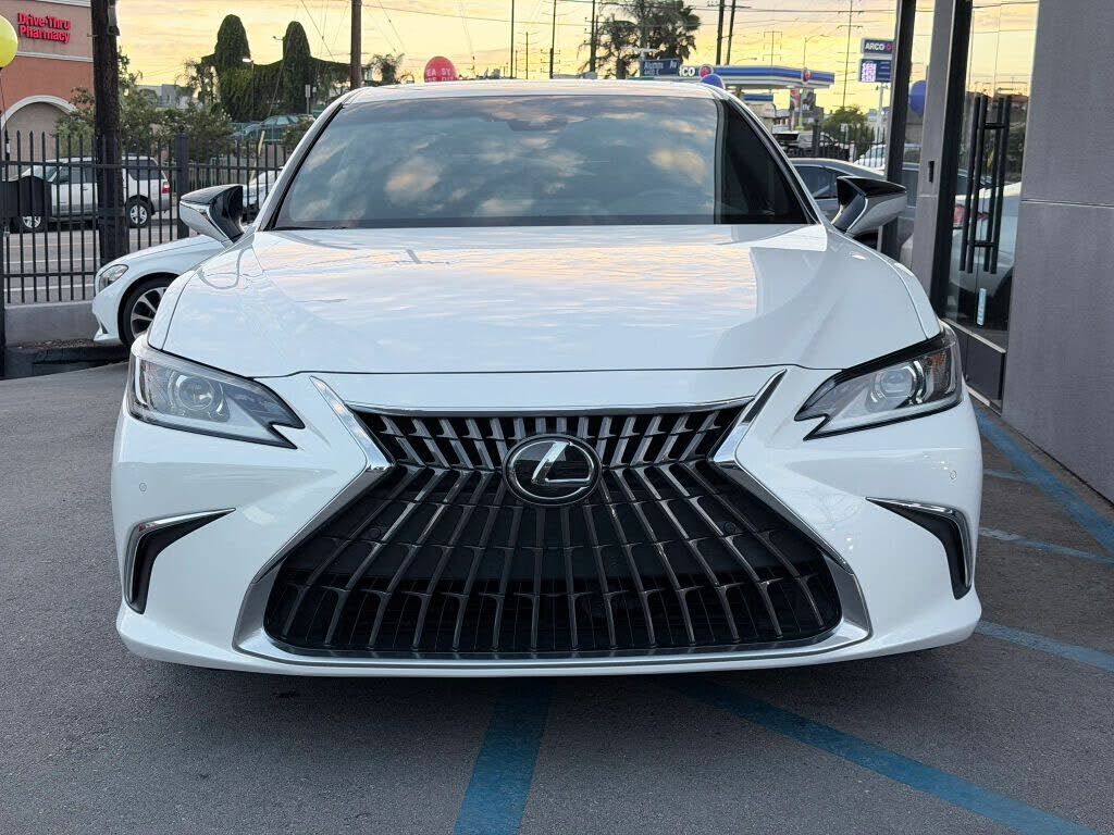 2024 Lexus ES