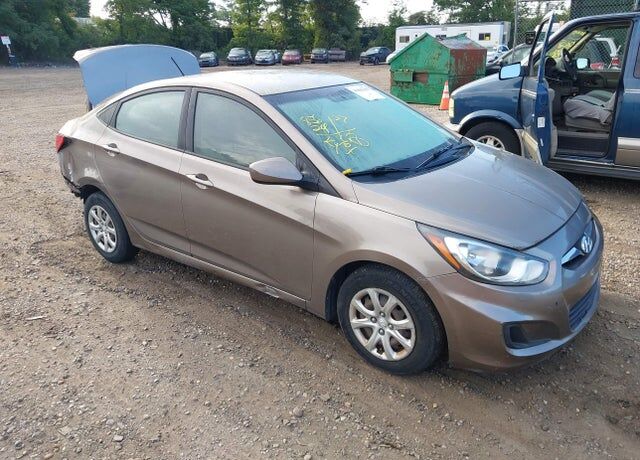 2014 HYUNDAI Accent